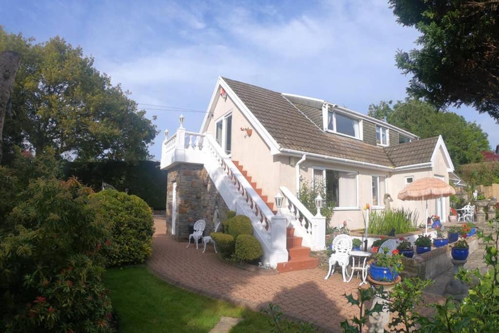 Beautiful Apartment With Private Pool Near Tenby Kilgetty Exterior photo