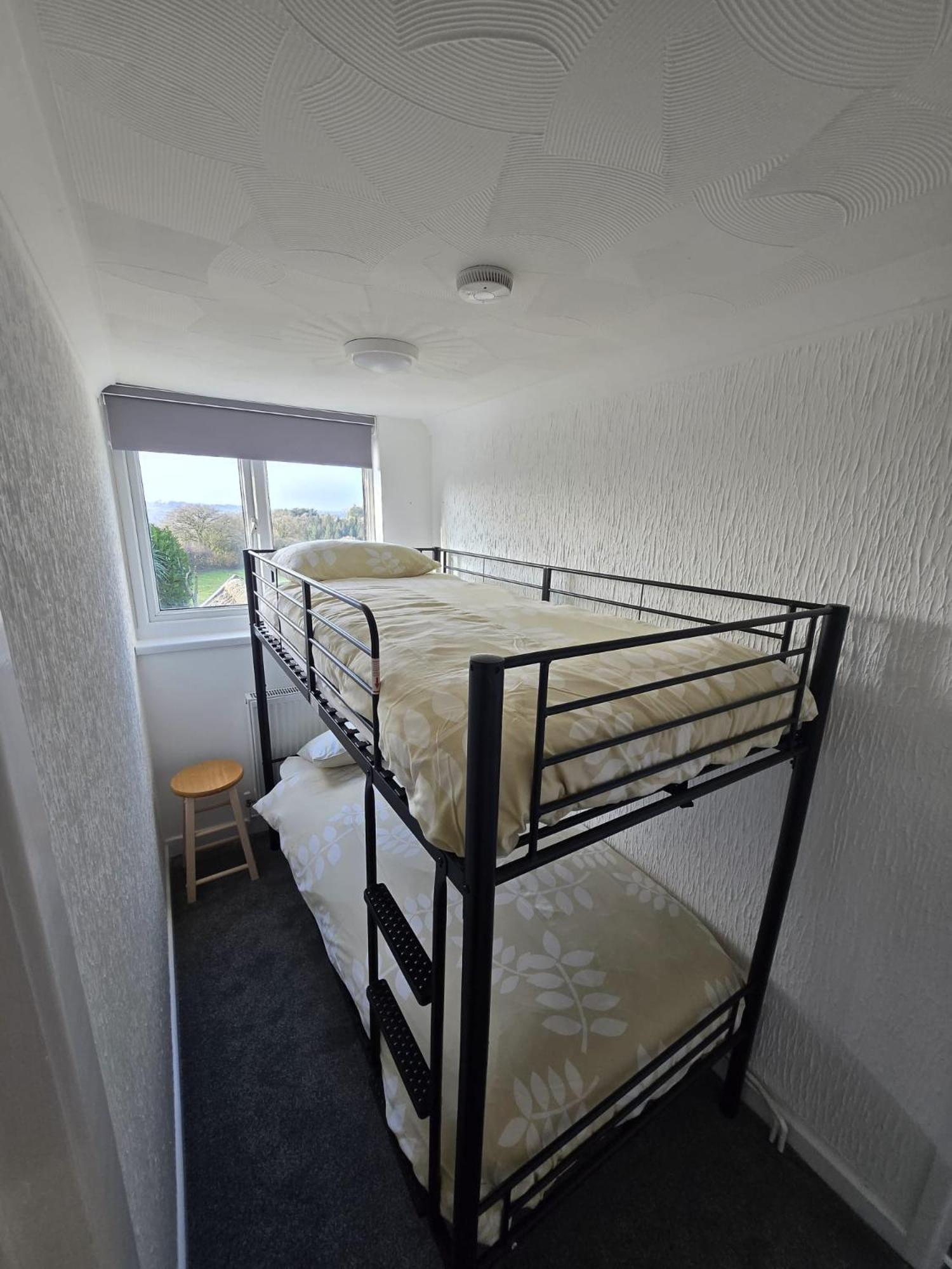 Beautiful Apartment With Private Pool Near Tenby Kilgetty Room photo